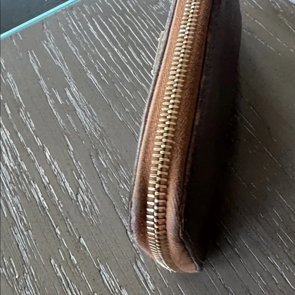 Dooney & Bourke Pewter Grayish Brown Pebbled Leather Wallet Zip Around Hobo GUC - Picture 8 of 10